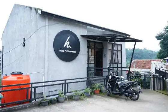 Home Photoworks Bandung Dago — studio interior
